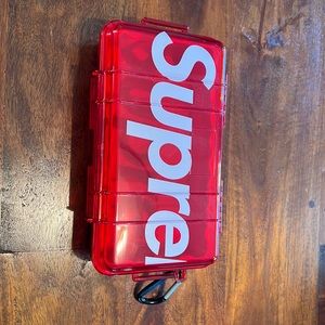 SUPREME Box